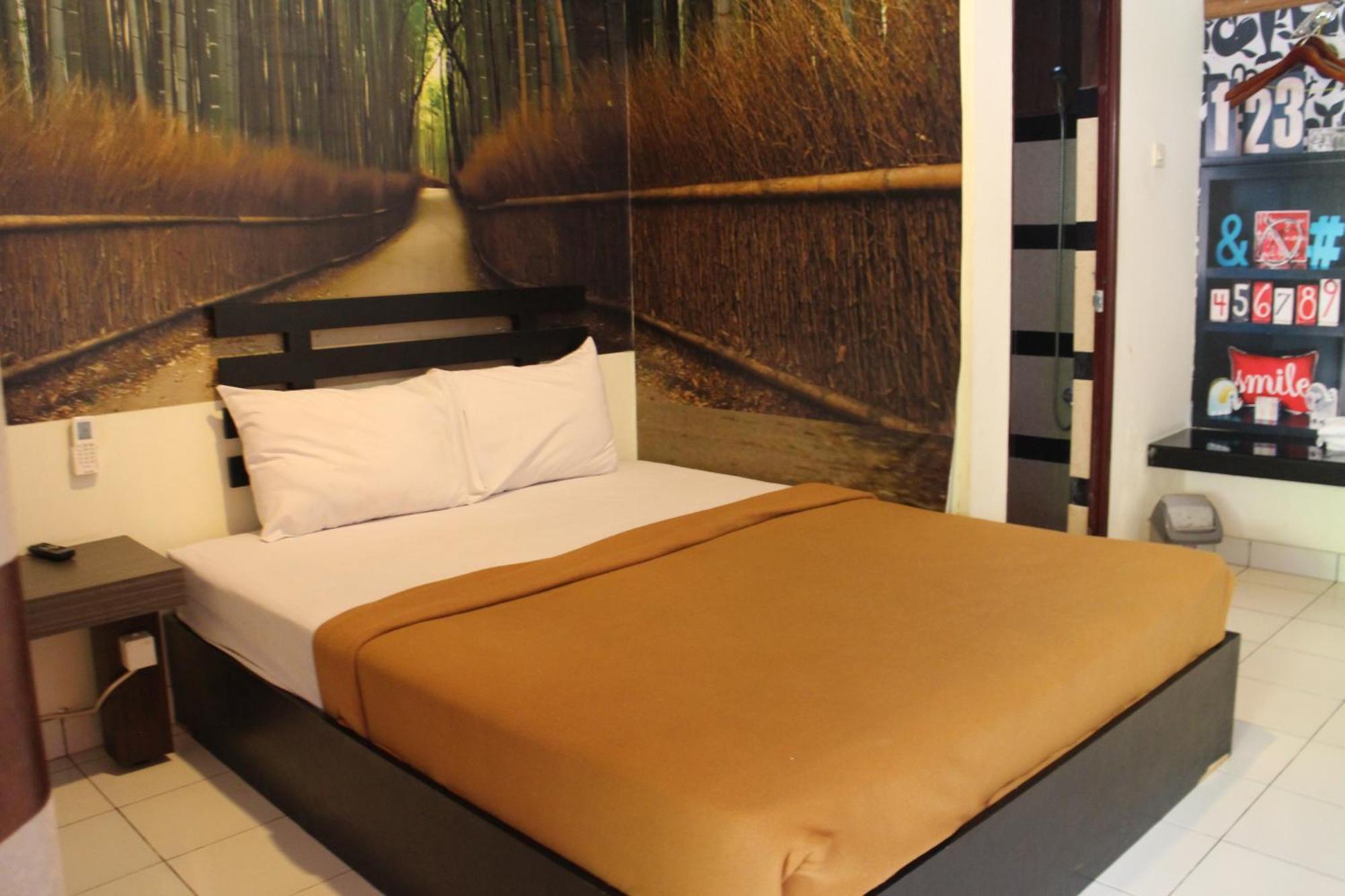 Lawaka Hotel Ampana Екстериор снимка