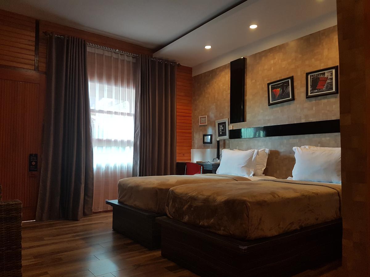 Lawaka Hotel Ampana Екстериор снимка