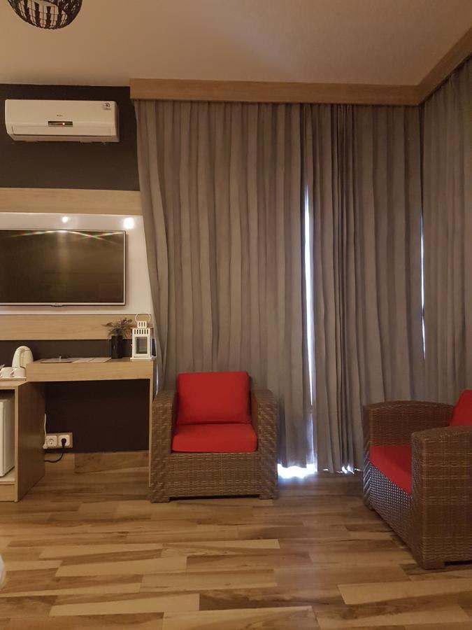 Lawaka Hotel Ampana Екстериор снимка