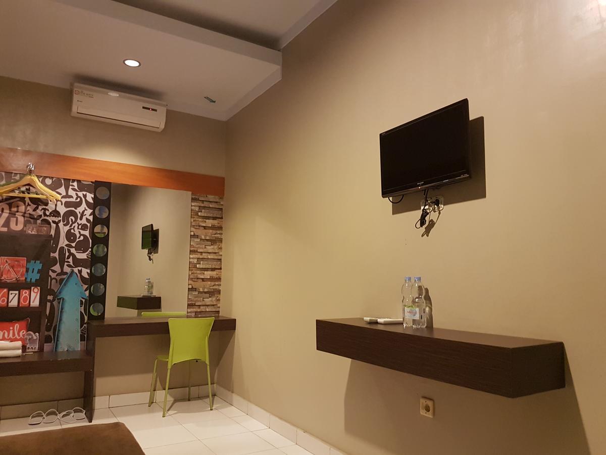 Lawaka Hotel Ampana Екстериор снимка