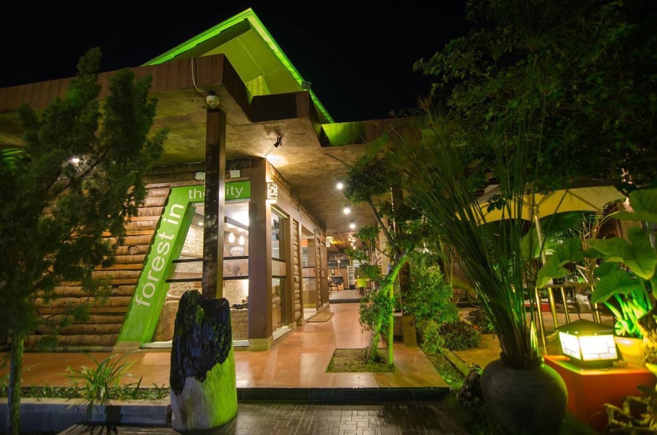 Lawaka Hotel Ampana Екстериор снимка