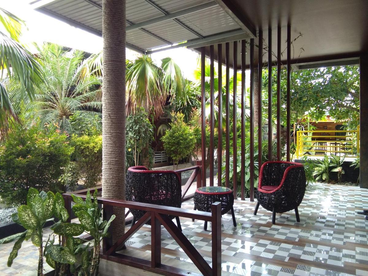 Lawaka Hotel Ampana Екстериор снимка
